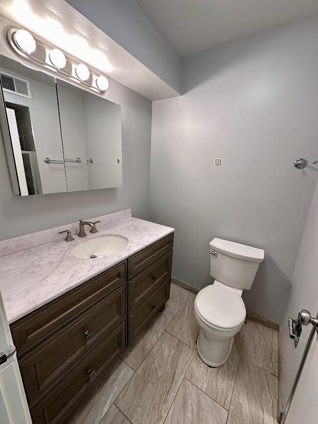 Foto del edificio - 2 bedroom in Northbrook IL 60062