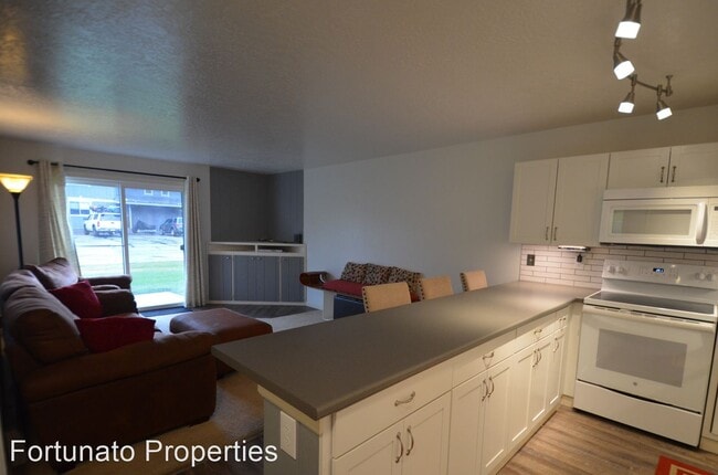 Building Photo - 2 br, 2 bath House - 103N Dillon Valley Ea...