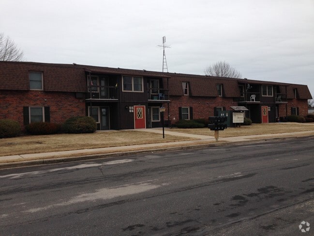 Midtown Manor - 119 S 11th St