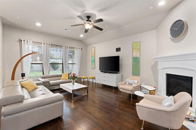 Building Photo - 4025 Vinalopo Dr