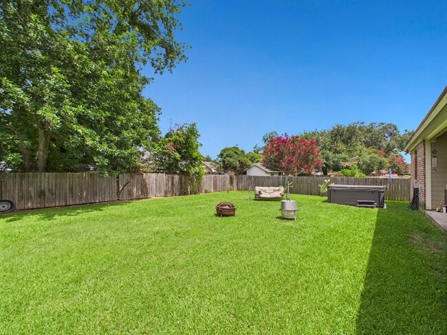 Building Photo - Nestled in the desirable Quail Hollow Subdivision