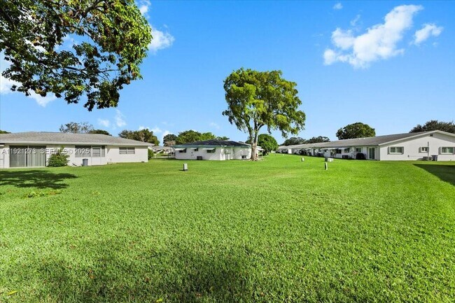 Foto del edificio - 1020 NW 88th Ave