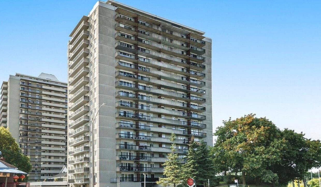 Photo principale - 158 McArthur Ave.