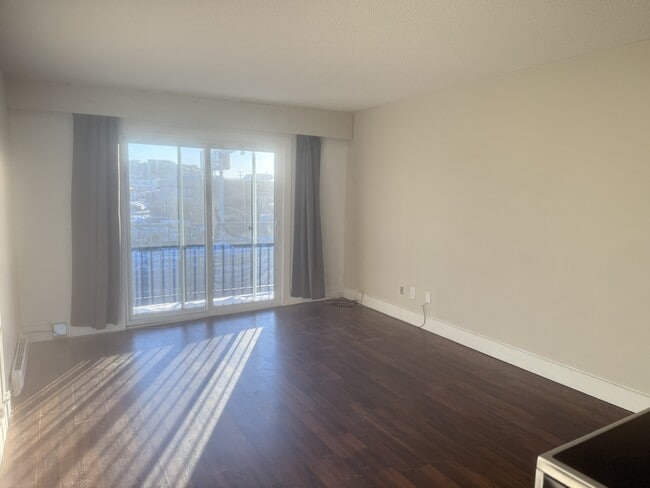 Building Photo - 1500 Dogwood St