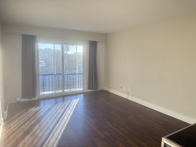 Photo du bâtiment - 1500 Dogwood St