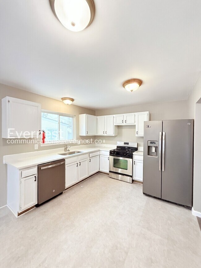 Foto del edificio - 3 Bed, 1 Bath Home with Modern Amenities  / Pet-Friendly / Vouchers Accepted / Available Now!