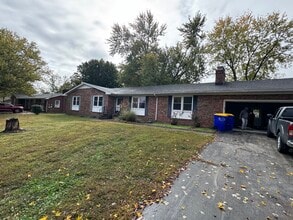 Building Photo - 519 Meadowlawn Dr