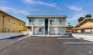 Building Photo - 426 NW 13th Ave