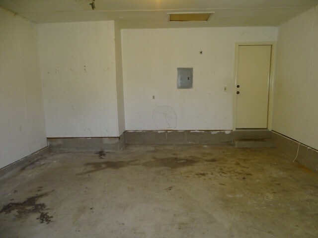 Building Photo - 6542 Beech Trail Dr