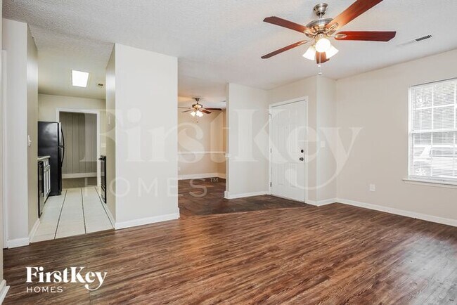 Building Photo - 2561 Realm Street
