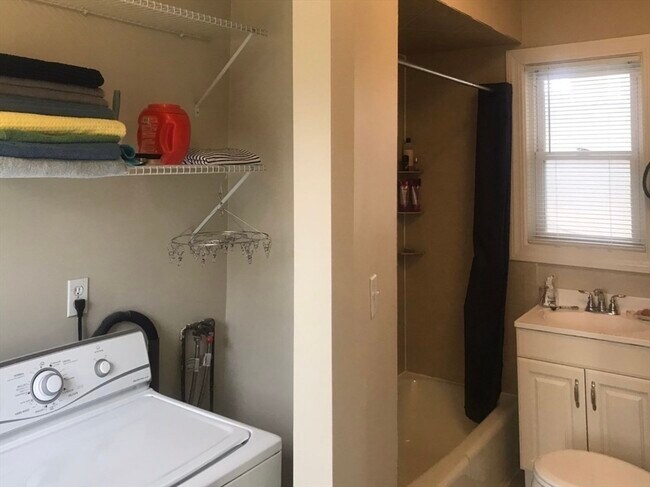 Foto del edificio - 83 Oak Ave