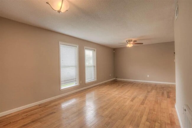 Foto del edificio - 5578 Sweet Gum Dr