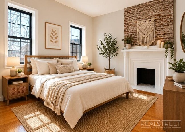 Building Photo - Renovated 3 BR with W/D! in Bed Stuy Townhouse