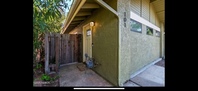 Foto del edificio - 1572 Rhinestone Ct