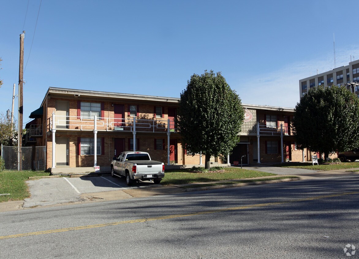 Foto del edificio - Faulkner Court Apartments