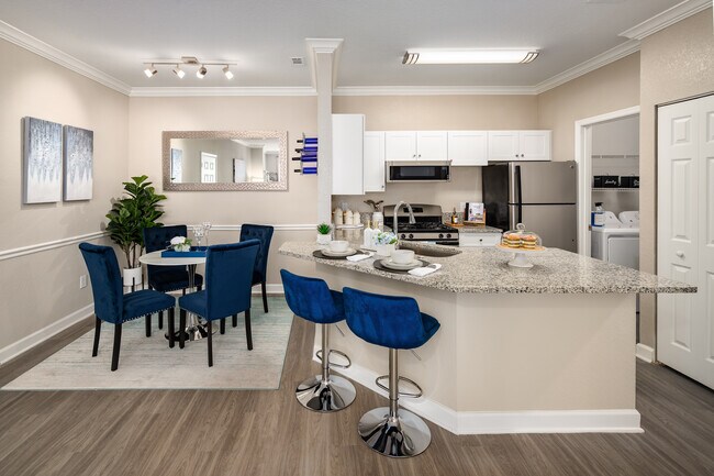 Cocina - The Grand Reserve at Park Isle Apartments