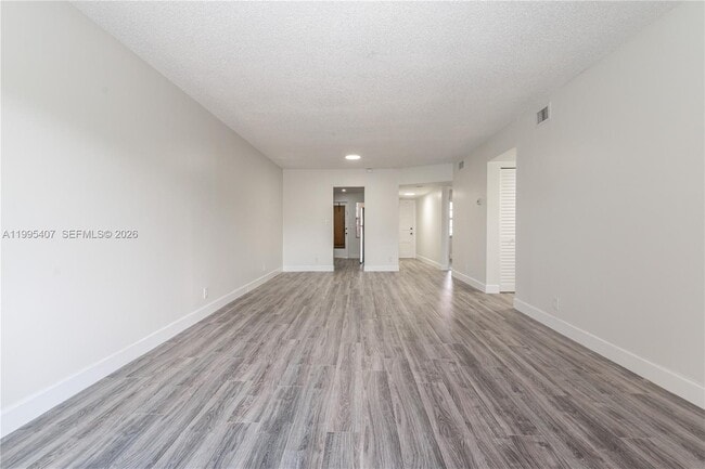 Foto del edificio - 8705 NW 38th Dr