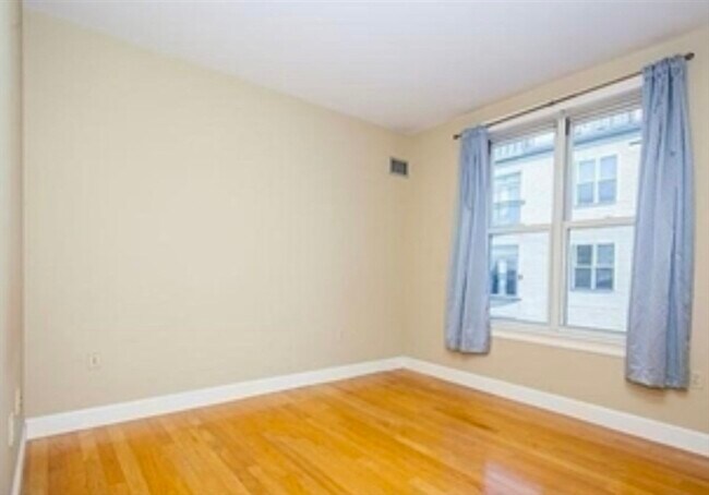 Foto del edificio - 1723 Washington St