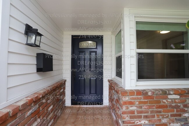 Photo - 829 N Elmwood St- House