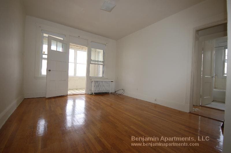 Foto principal - 1630 Commonwealth Ave