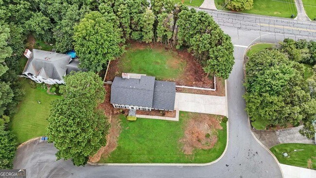 Building Photo - 2620 Valencia Dr NE