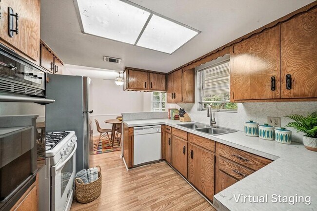 Building Photo - 3324 Kathryn Cir
