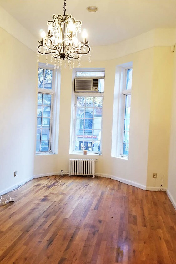 Primary Photo - 102 W 73rd St