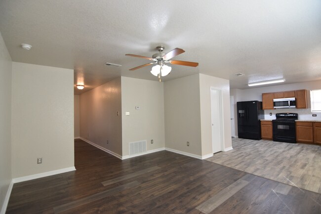 Building Photo - 3304 Regency Ct