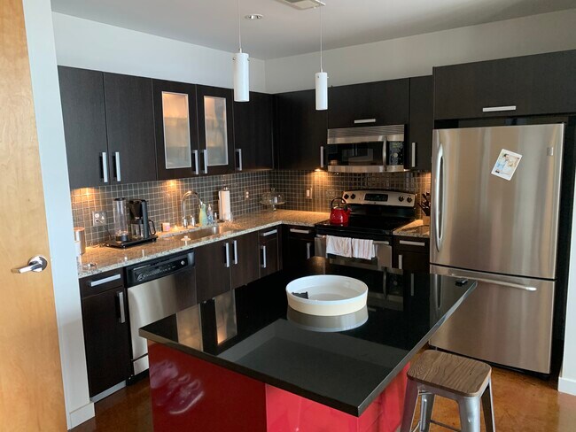 Foto del edificio - 600 12th Ave S