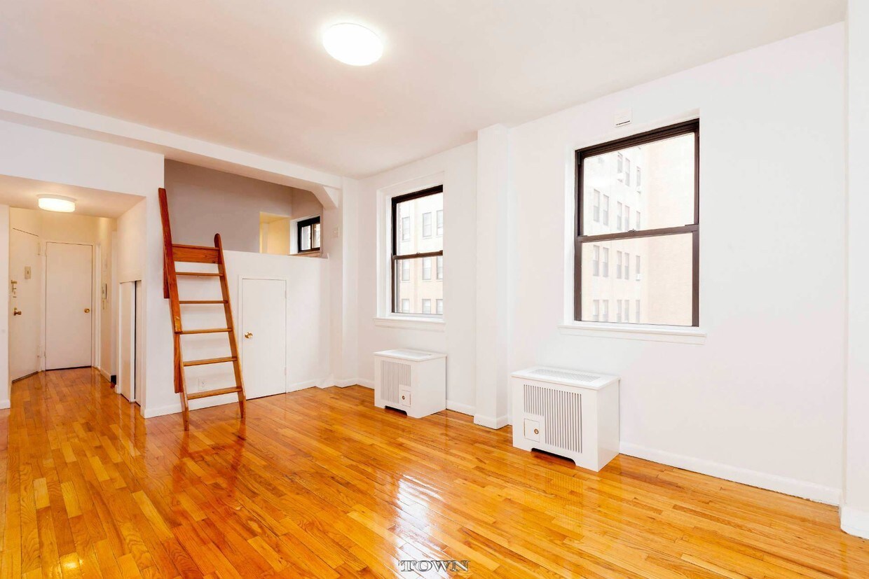 Primary Photo - 138 E 38th St