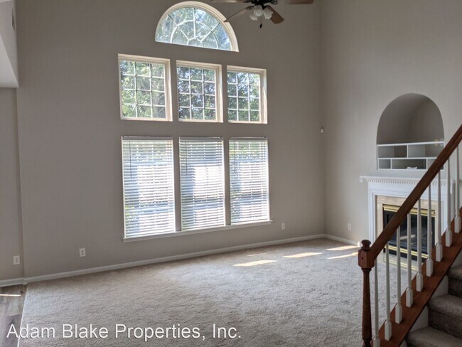 Foto del edificio - 8315 Lynnewood Glen Dr