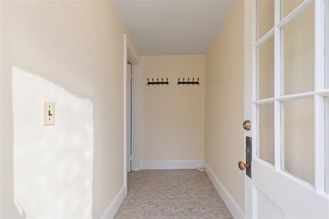 Foto del edificio - 4 Chase Ln