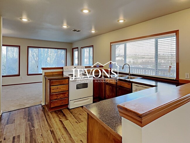 Photo - 10709 Roseberg Ave S Apartment