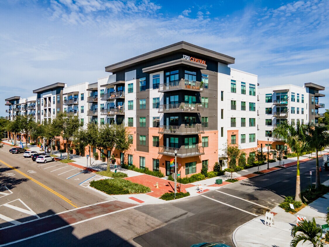 1701 central apartments saint petersburg fl apartments com