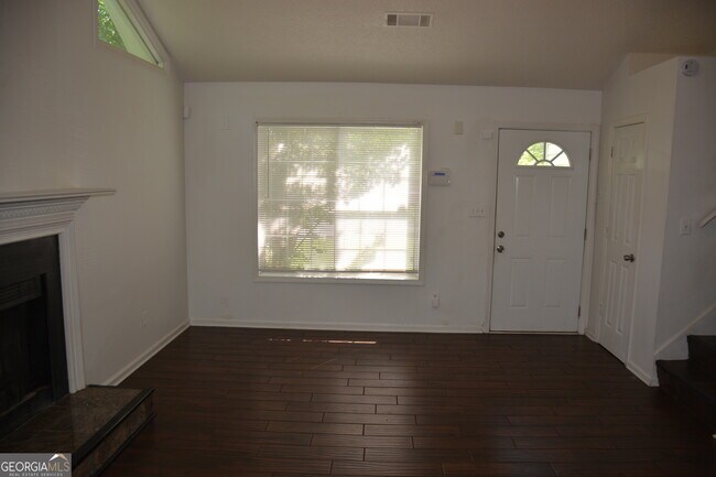 Building Photo - 5887 Mistyview Dr