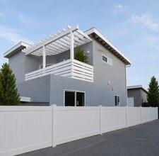 Building Photo - 7803 White Oak Ave