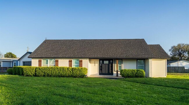 Foto del edificio - 1402 Bayou Shore Dr