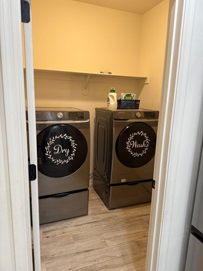 Foto del edificio - Spool home corner lot in the Foothills