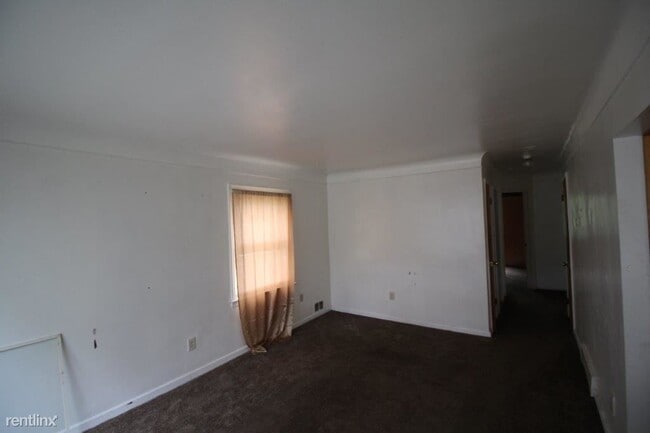 Building Photo - 3 br, 1 bath House - 26961 Andover St