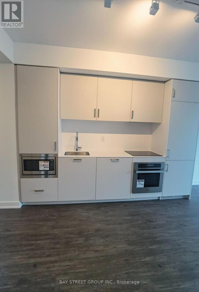 Photo du bâtiment - 88 Queen St E