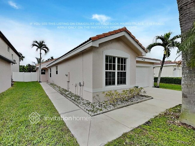 Building Photo - 1868 SW 177th Ave