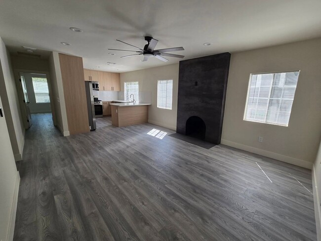 Building Photo - Completely Remodeled Home for Rent – Midtown Sacramento