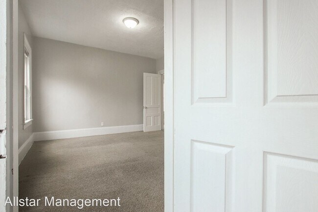 Building Photo - 3 br, 1 bath House - 2520 W 14th St UP