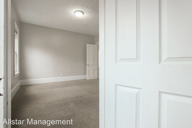 Foto del edificio - 3 br, 1 bath House - 2520 W 14th St UP