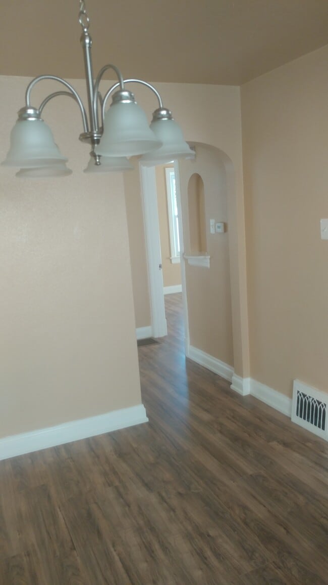 Foto del edificio - 9946 Carlyle Ave