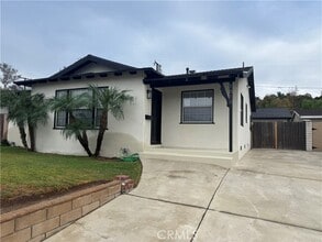 Building Photo - 1818 Deserta Dr