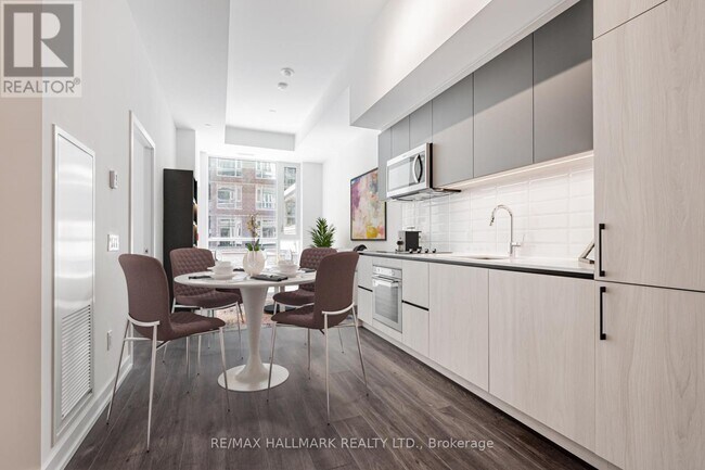 Photo du bâtiment - 150-150 Logan Ave