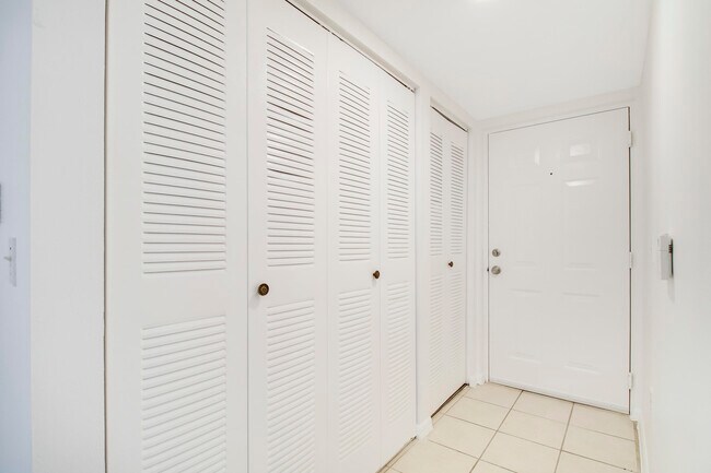 Building Photo - 4151 San Marino Blvd