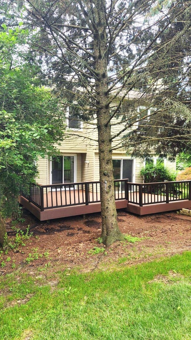 Building Photo - 619 Whitney Dr