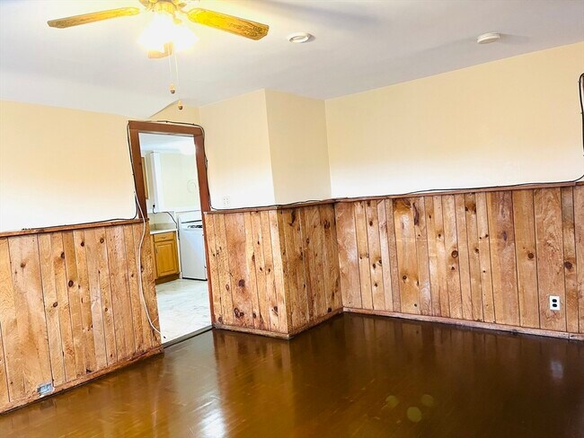 Building Photo - 56 Elm Ave